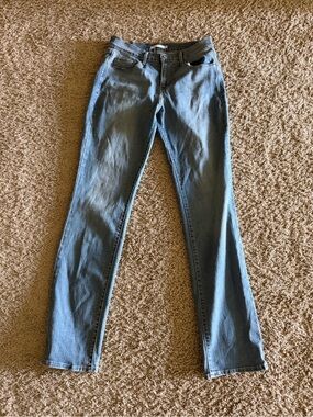 Levi's Women's Light Blue Straight Leg Jeans